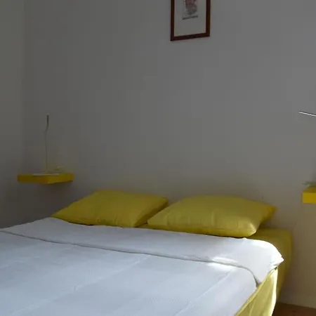 Maslenica - 3Br Apartment Near Beach & National Parks