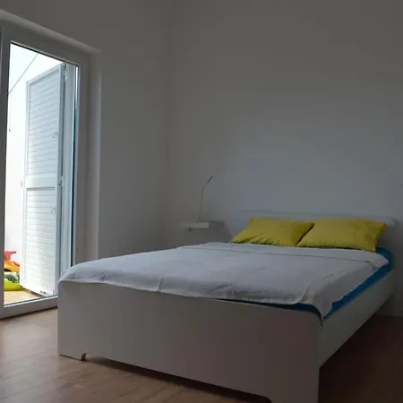 Apartamento Maslenica - 3br Near Beach&national Parks
