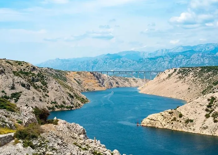 Апартаменты Maslenica - 3Br Apartment Near Beach & National Parks Ясенице