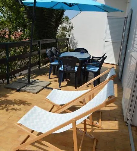 Апартаменты Maslenica - 3Br Apartment Near Beach & National Parks Ясенице