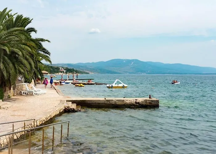 Апартаменты Maslenica - 3Br Apartment Near Beach & National Parks Ясенице