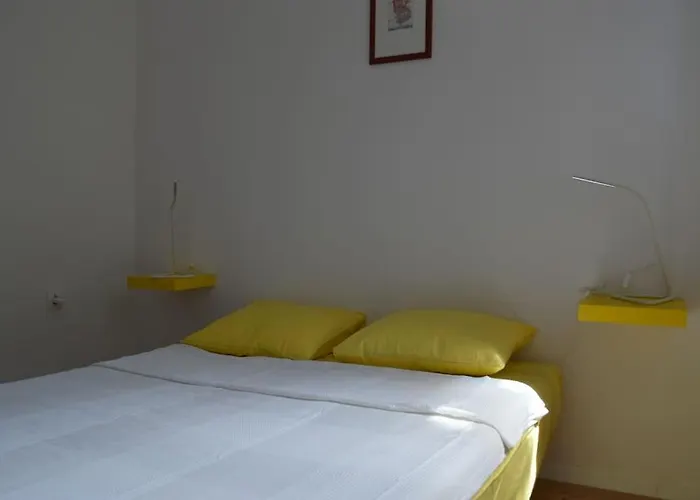 Maslenica - 3Br Apartment Near Beach & National Parks