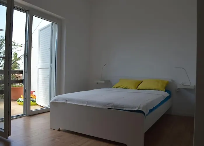 Апартаменты Maslenica - 3Br Apartment Near Beach & National Parks